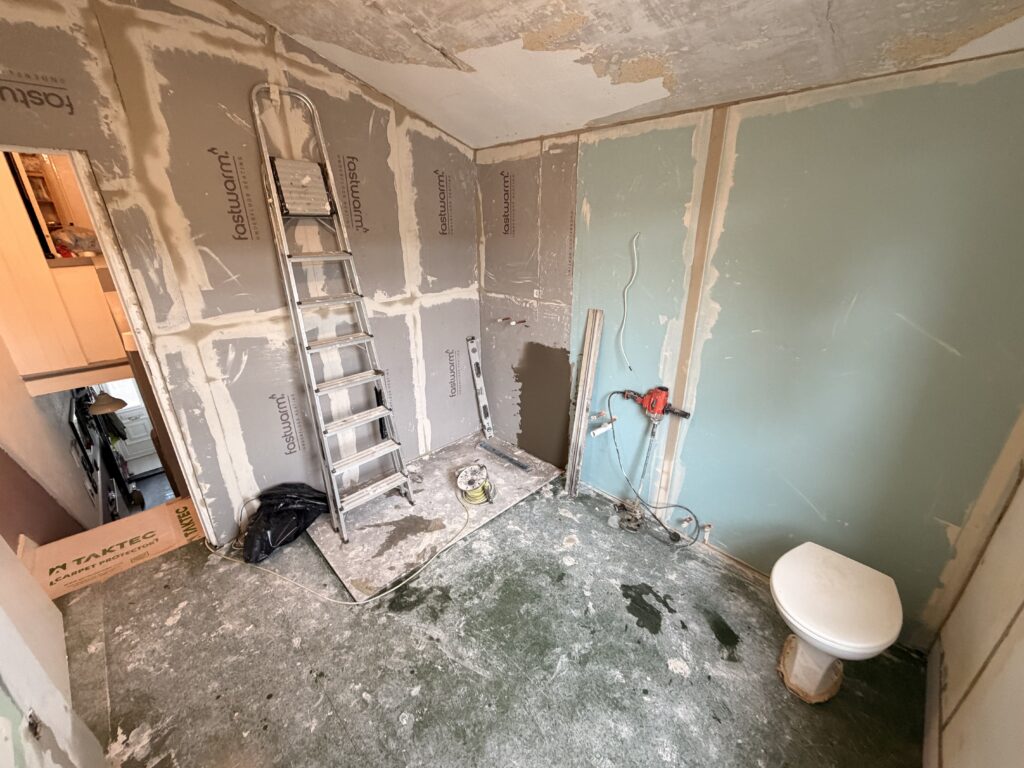 Complete Wet Room Refurbishment – Plaistow, London (before)